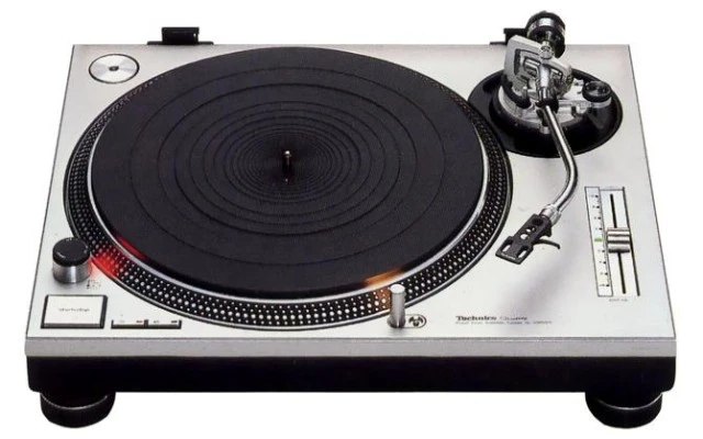 Πικάπ   Technics  SL - 1200 MK2 +  Stant