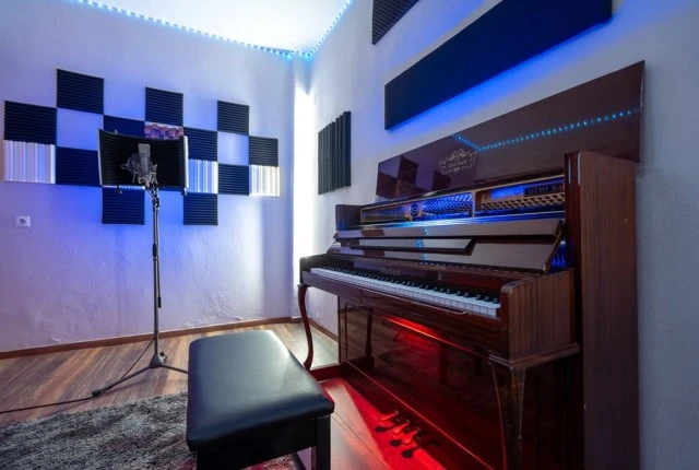 Great Studio Music inAsteri 