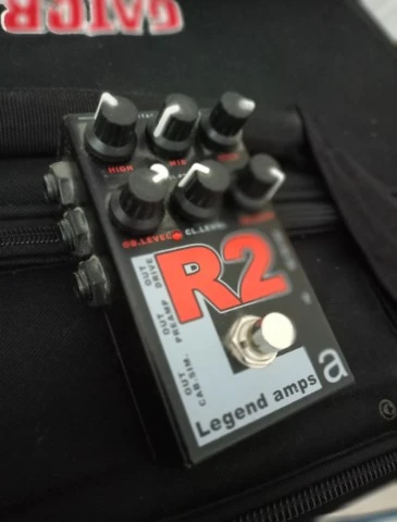 AMT R2 Preamp Pedal