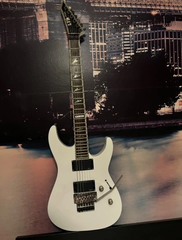 ESP M-1000 EMG Snow White Korea