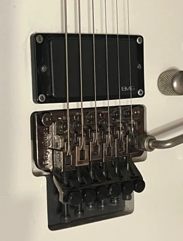 ESP M-1000 EMG Snow White Korea
