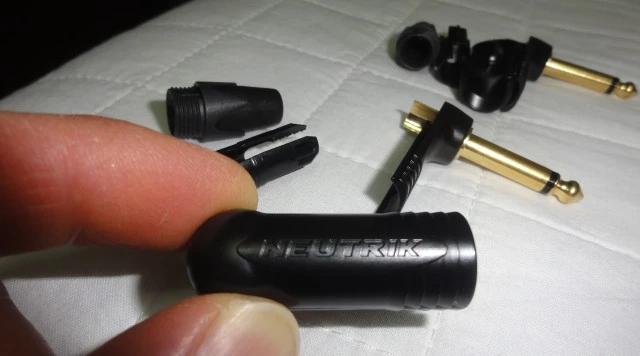 Neutrik NP2RX-B καρφί γωνιακό mono 6.3mm Jack ( 1 τεμ.)