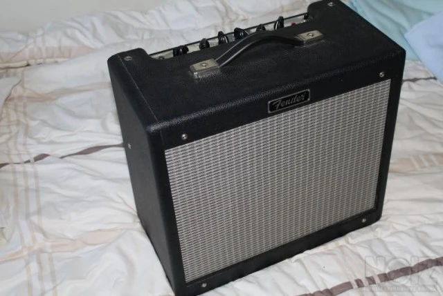 FENDER Blues Junior