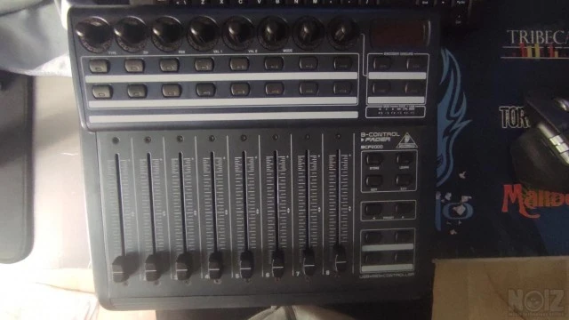 Behringer BCF2000
