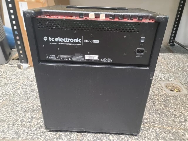 TC Electronic BG250 1x12 bass combo