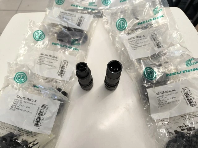 NEUTRIK POWERCON PLUGS (8ps)