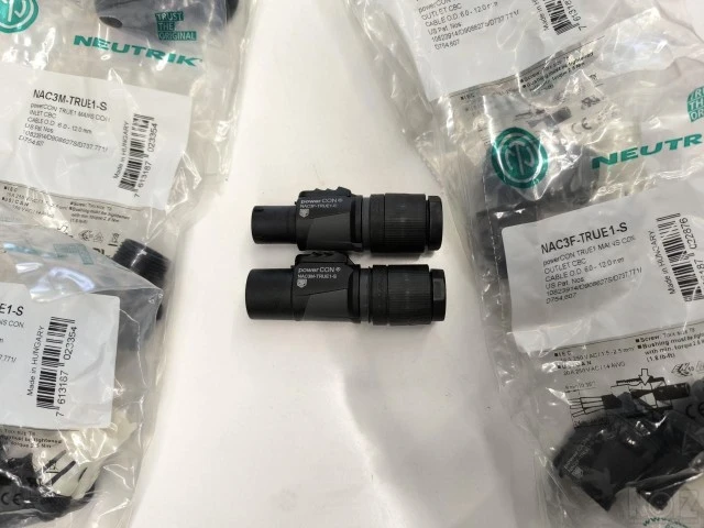 NEUTRIK POWERCON PLUGS (8ps)