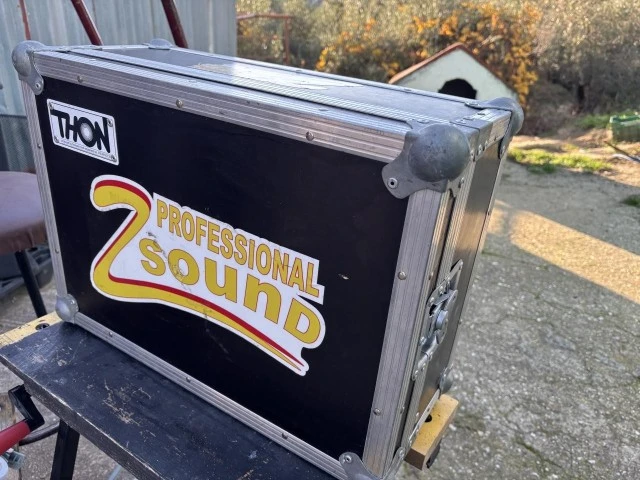 Flight case 8U όρθιο για