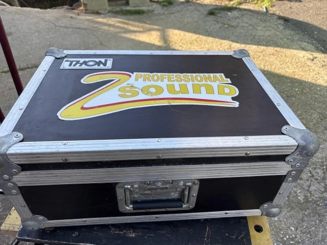 Flight case 8U όρθιο για