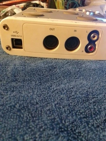 Tascam US-122L