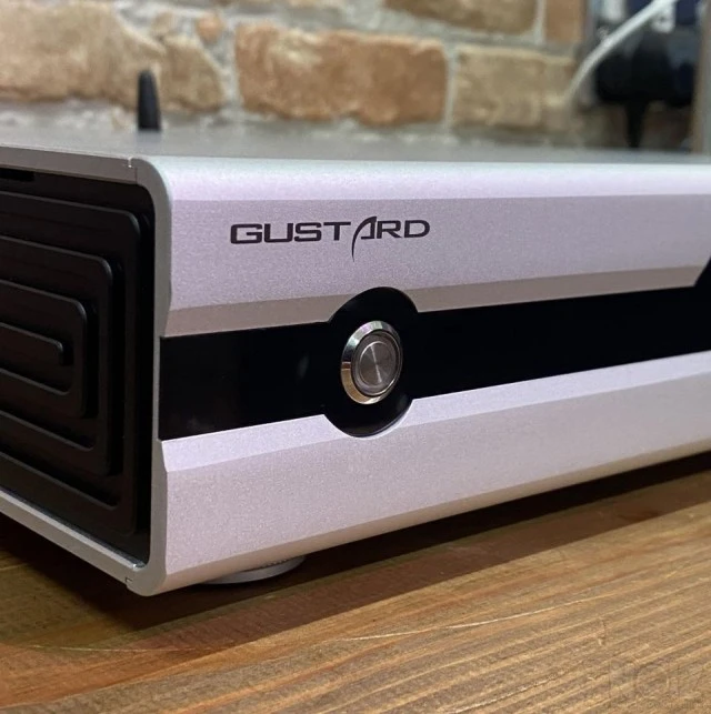 DAC   Gustard   R - 26   R2R