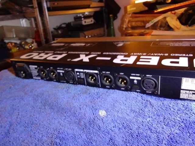 Behringer super -X PRO CX2310