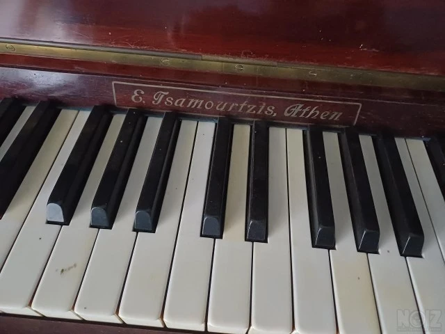 Upright πιάνο Rönisch – Hupfeld,