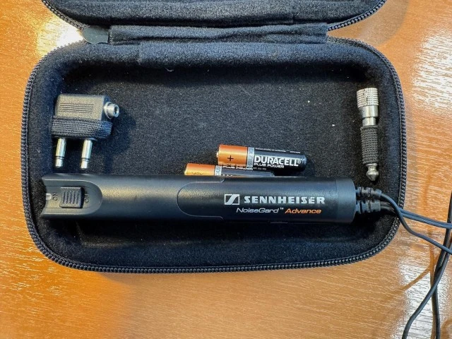 Sennheiser Head Phones Noise Cancelling